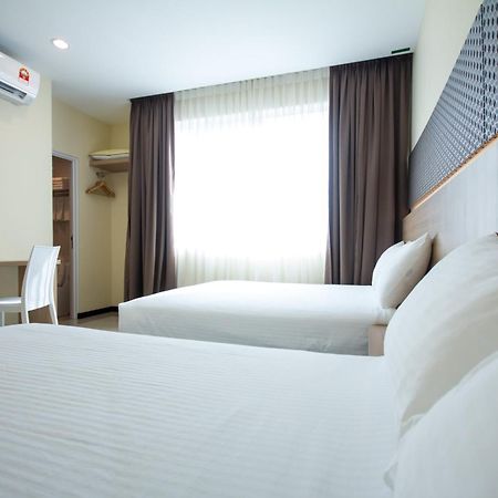 118 Hotel Macalister George Town Zewnętrze zdjęcie